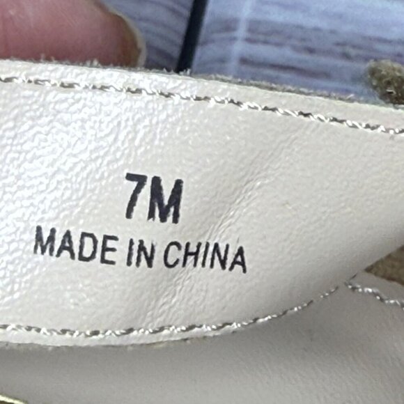 Belle Moda‎ Women's Beige Suede Platform Sandals Shoe Size 7-NEW - Picture 8 of 8